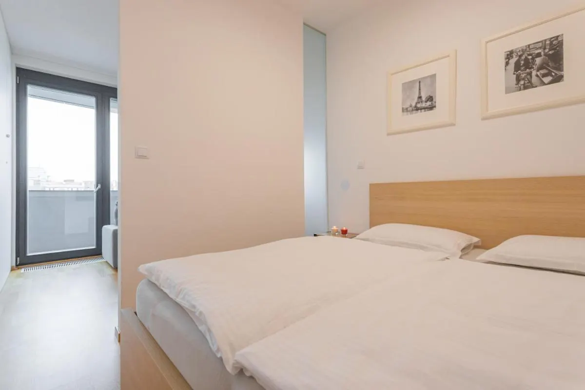 Apartment Oscar With Garage Praga Czechy