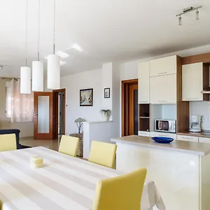 apartman-niko.splithotels.org/